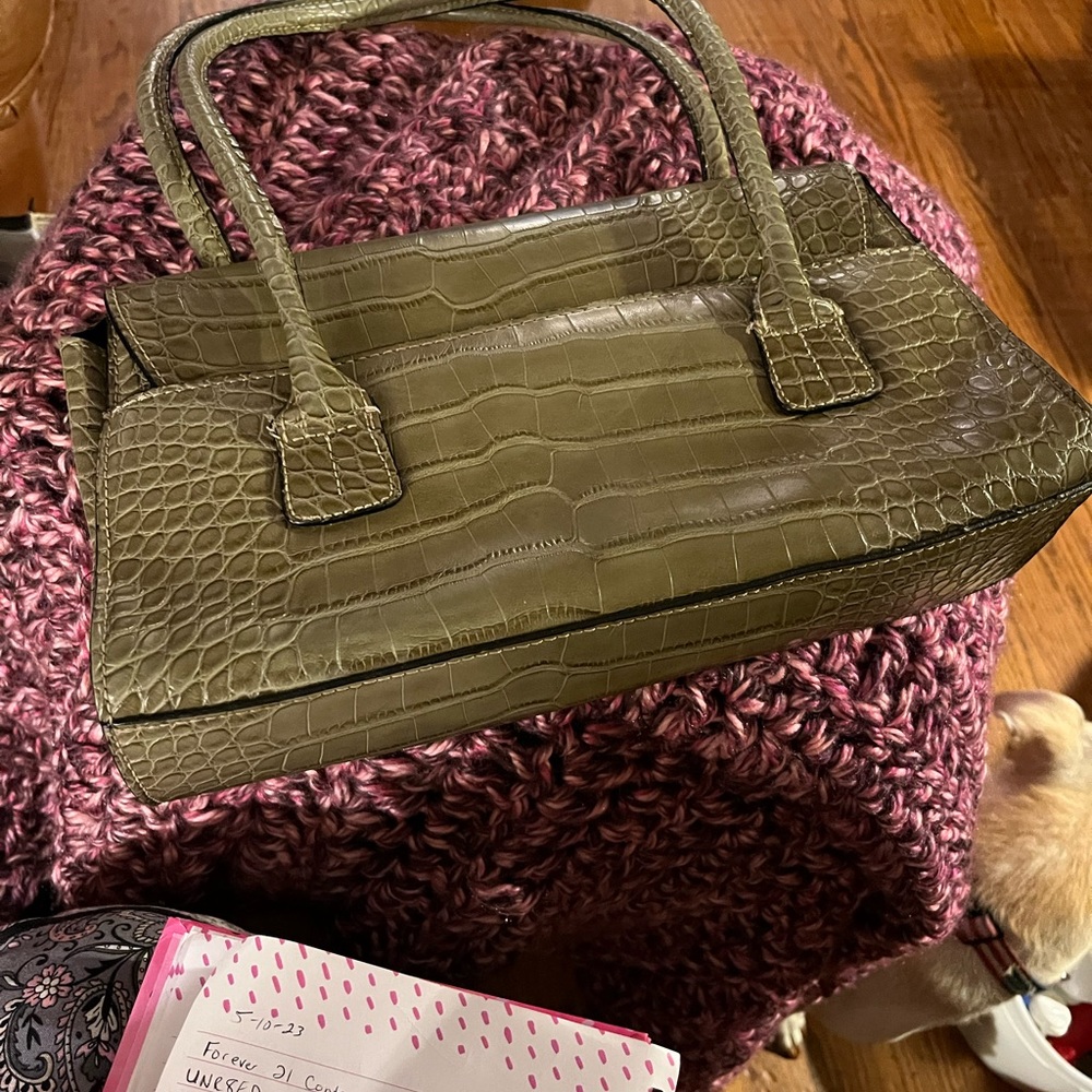 Tommy Hilfiger Olive Green Purse - Picture 4 of 4